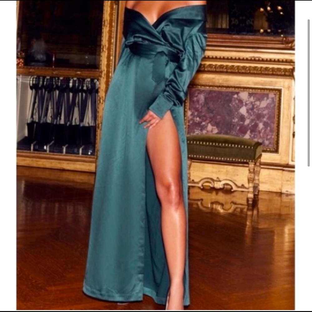 Gorgeous off the shoulder House of CB dress